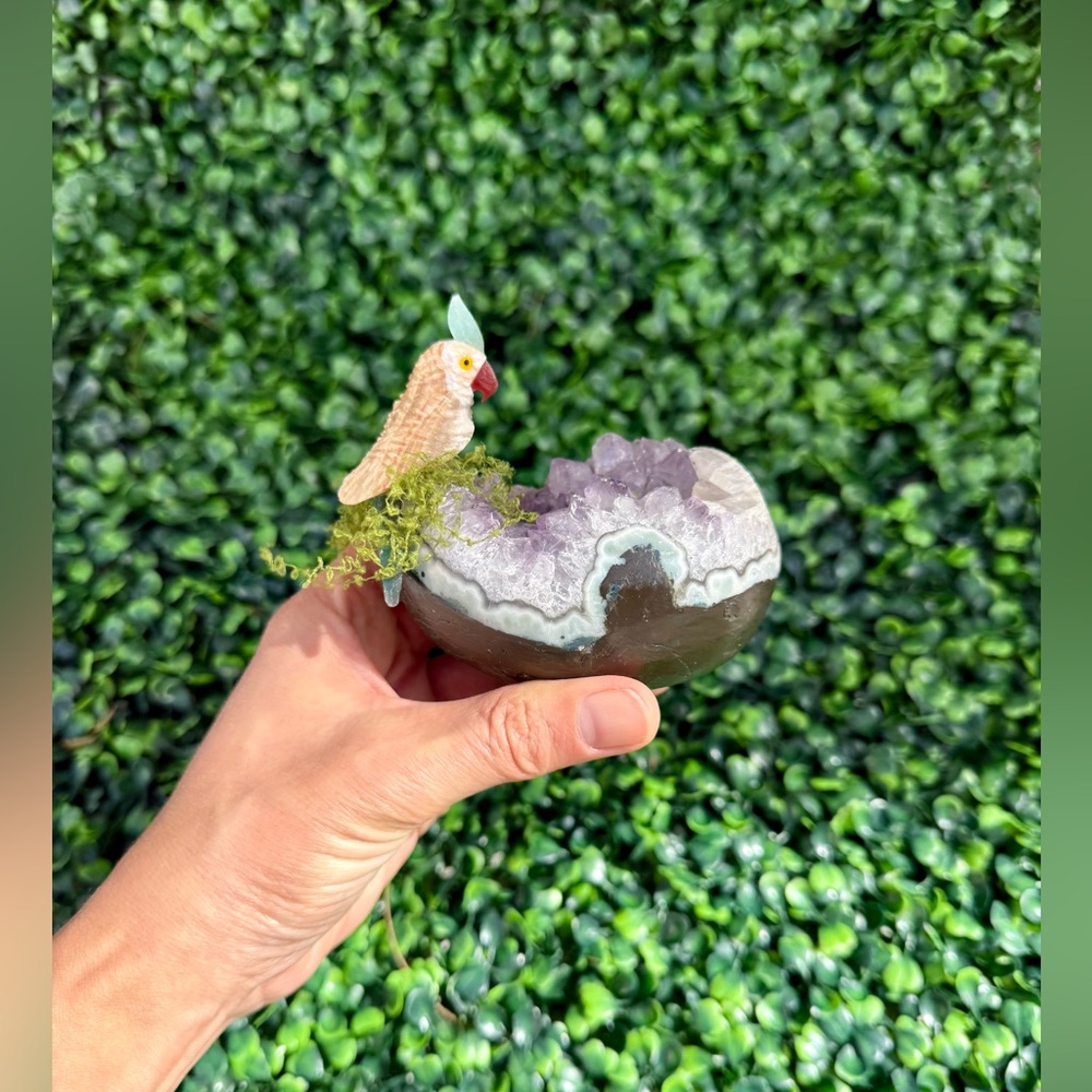 Parrot carving on Amethyst Egg – Symbol of Joy & Abundance
